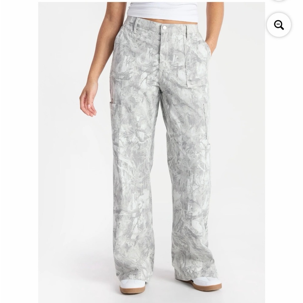 No Boundaries Wide Leg Cargo Pants in Light Gray Marble Print